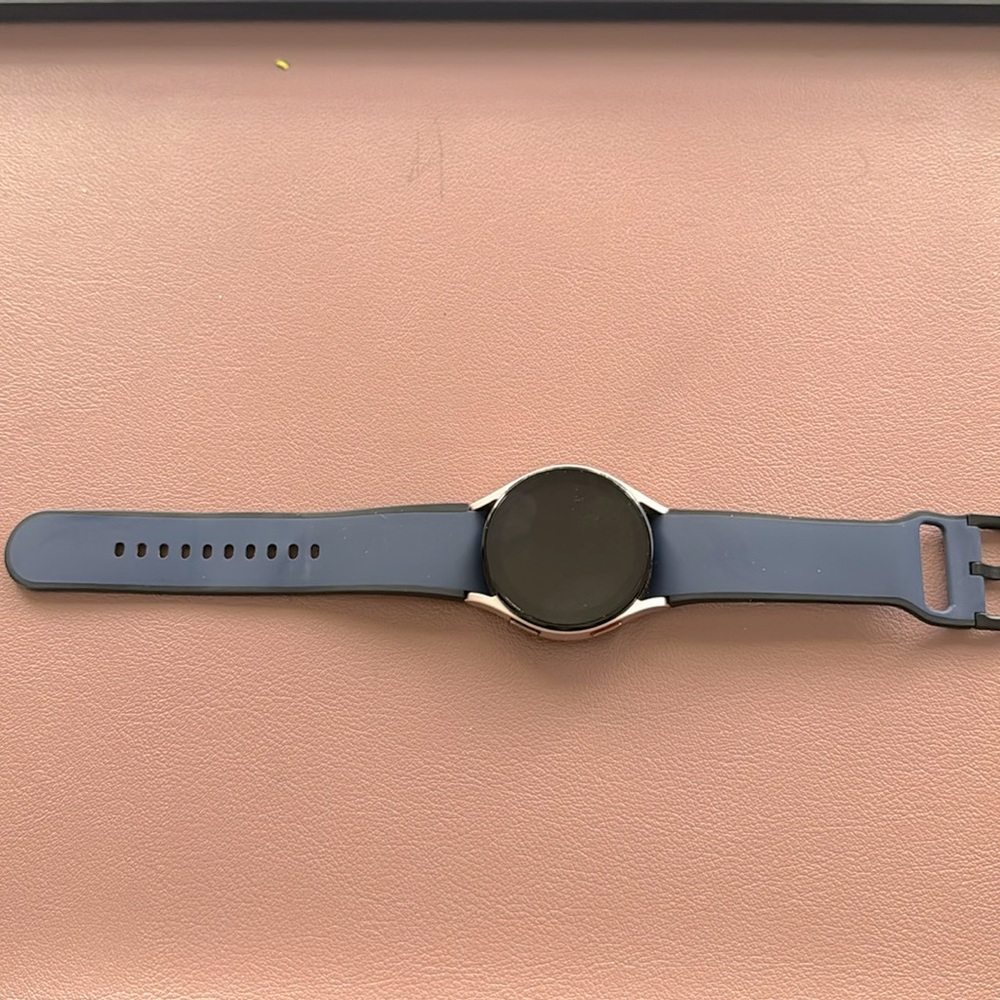 Samsung galaxy watch 5 with charger